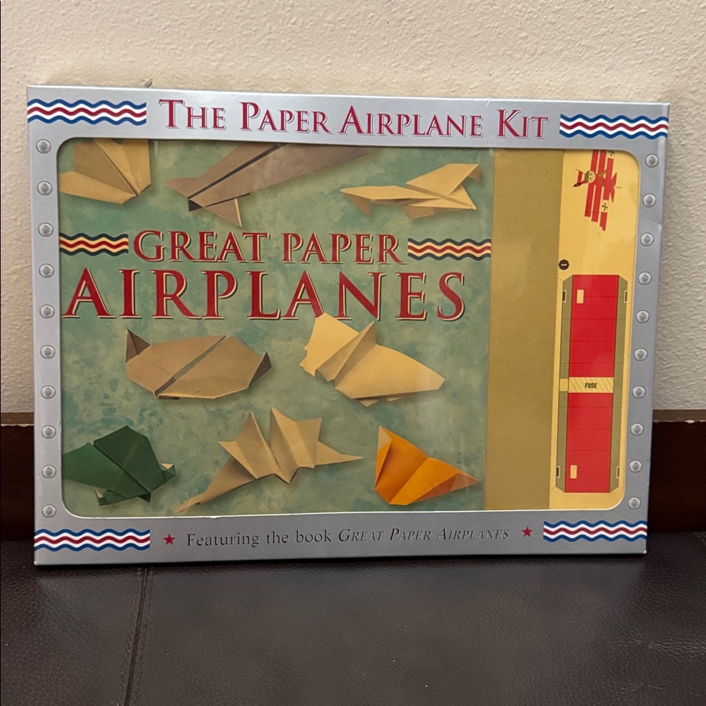 The Paper Airplane Kit Featuring the Book Great Paper Airplanes